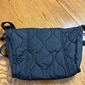 Vera Bradley Featherweight Crossbody Purse Color: Black Condition: Like New